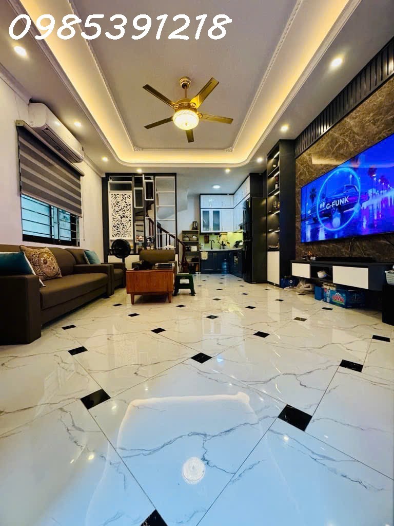 Nhà Cầu Mai Động- Ko khuyết điểm- Lô góc- 40m2- 5T- 8.66 tỷ (CTL) - Ngõ TO RỘNG- Thoáng