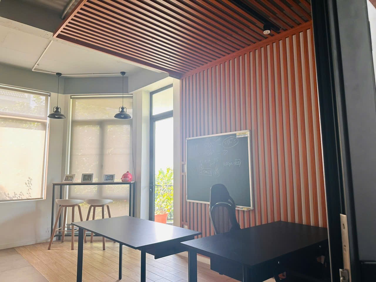 Cho thuê Nhà mặt tiền Phường Phú Hữu, Quận 9, Diện tích 185m², Giá 27 Triệu/tháng 10