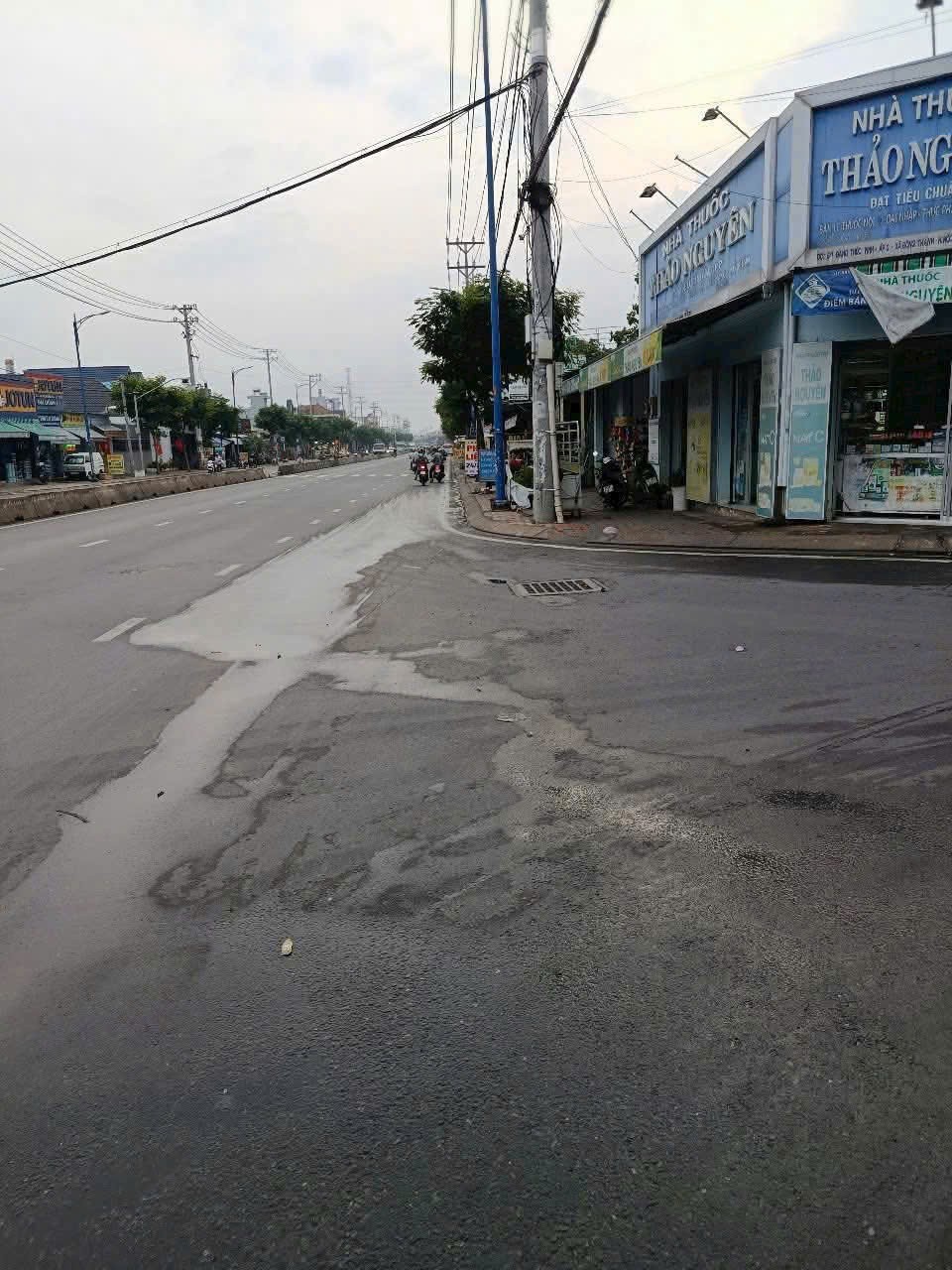 KHÁCH SẠN 17 PHÒNG + TRỤ ANTEN – THU NHẬP 87TR/THÁNG – SÁT MT LÊ VĂN KHƯƠNG GIÁ 11 TỶ 5