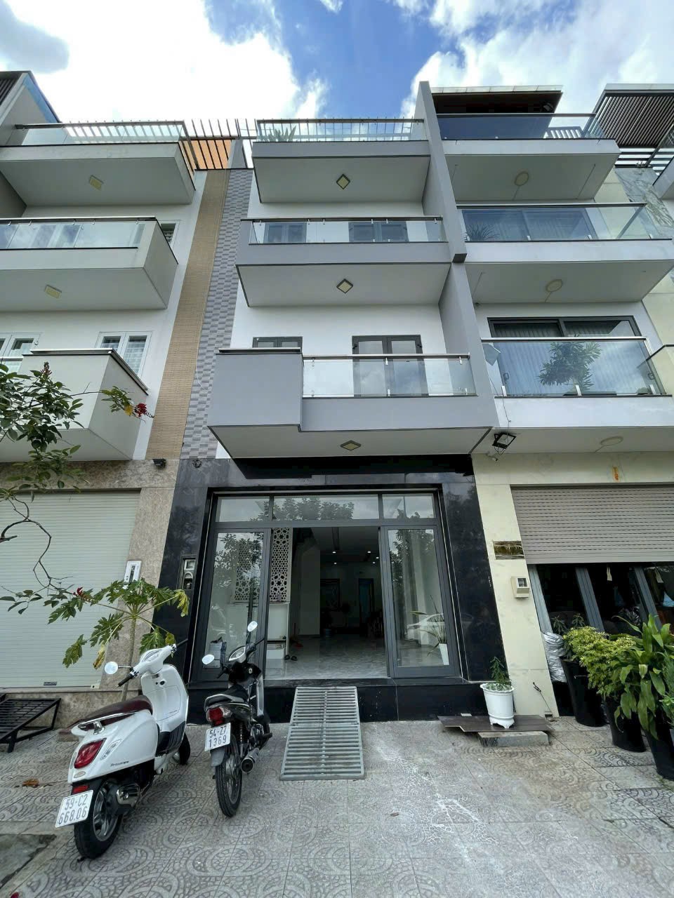 Cần bán Nhà mặt tiền Phường Phú Thuận, Quận 7, Diện tích 85m², Giá 16,49 Tỷ