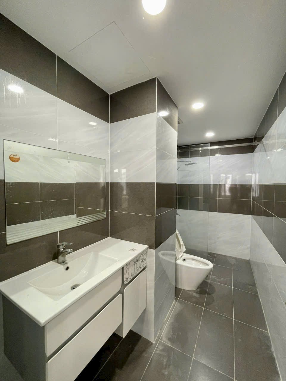 Cần bán Nhà mặt tiền Phường Phú Thuận, Quận 7, Diện tích 85m², Giá 16,49 Tỷ 3