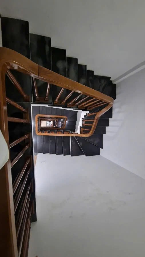NHÀ ĐẸP Ô TÔ VÀO NHÀ Phố Nguyễn Văn Linh 31m2 X 5 tầng, mặt tiền 3.5m, 6.75 tỷ Long Biên. 4
