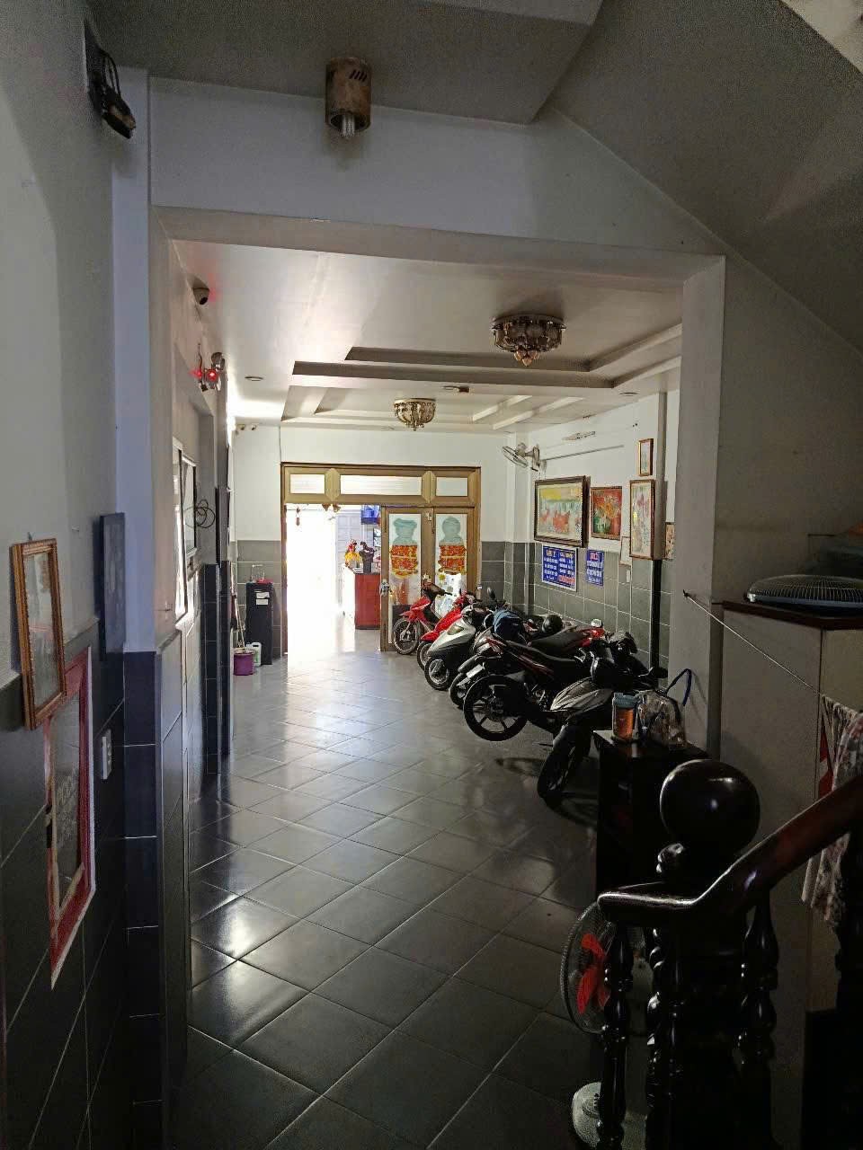KHÁCH SẠN 17 PHÒNG + TRỤ ANTEN – THU NHẬP 87TR/THÁNG – SÁT MT LÊ VĂN KHƯƠNG GIÁ 11 TỶ 4