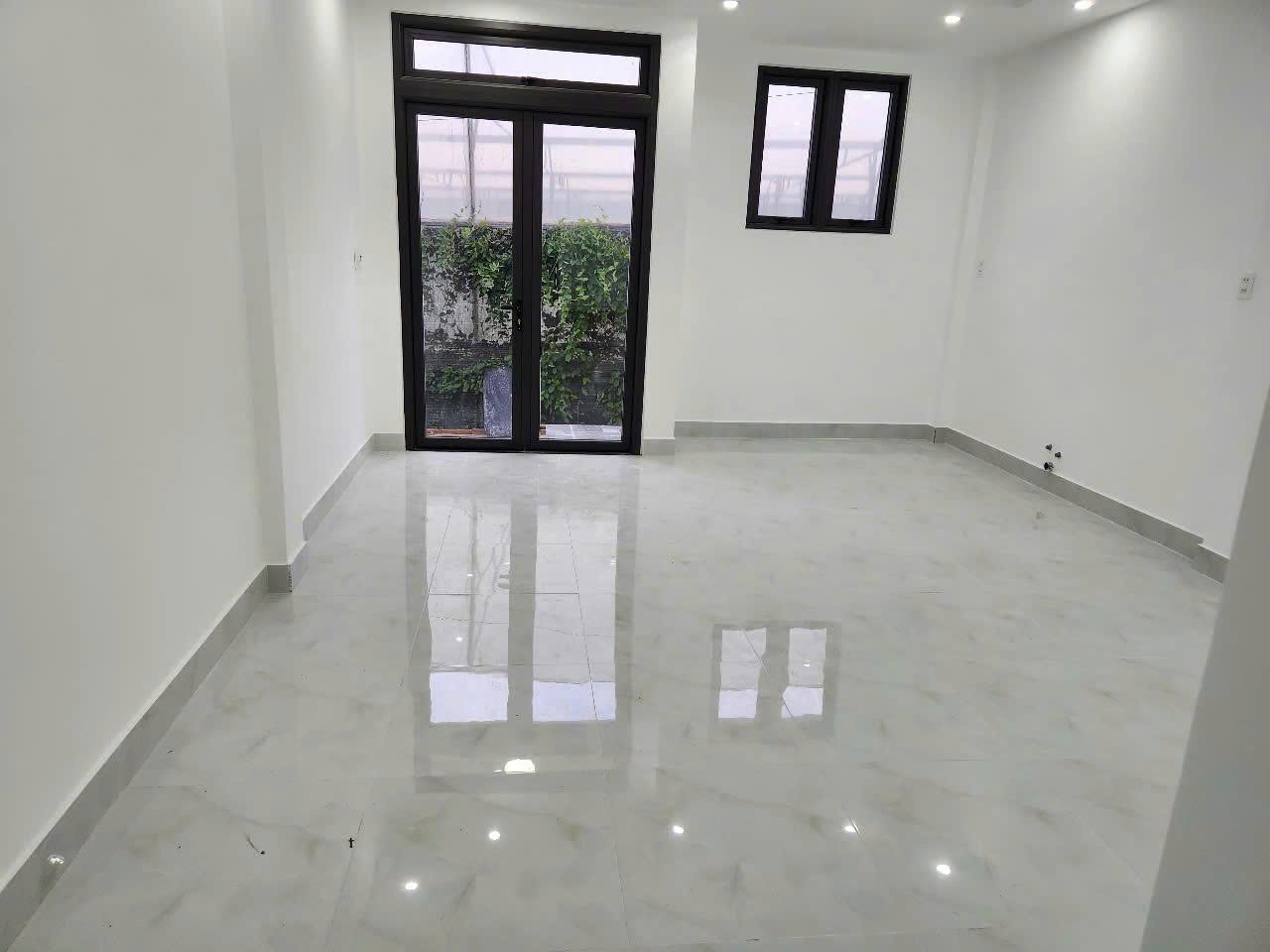 CHO THUÊ NHÀ NGUYÊN CĂN 2 TẦNG 2 MẶT TIỀN HẺM Ô TÔ AN BÌNH PHƯỜNG 3  ĐÀ LẠT GIÁ 10 TRIỆU 2