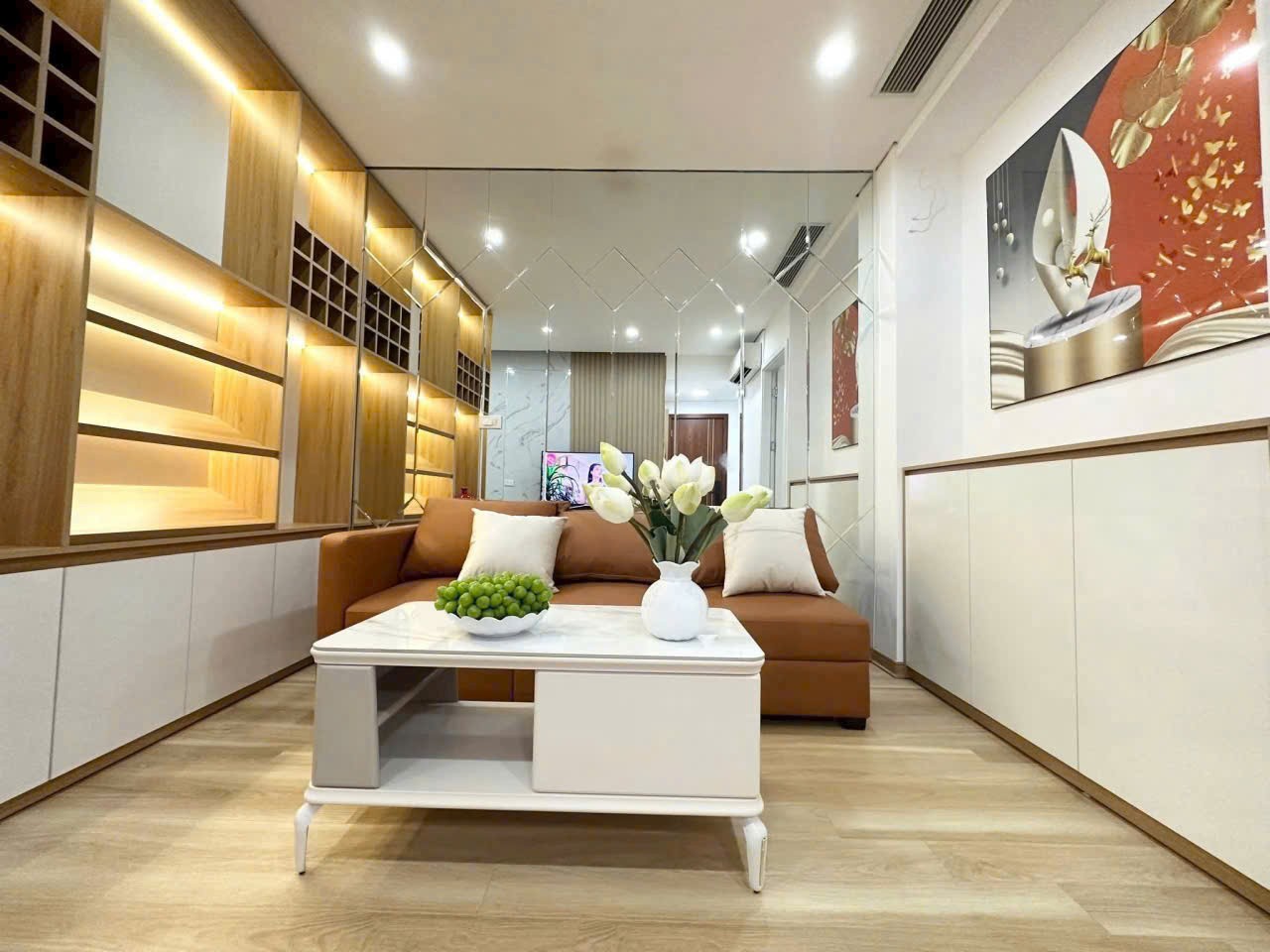 Căn tập thể phố Thọ Lão Hai Bà Trưng dt 120m2 giá chỉ có 2,25 tỷ nhà đẹp long lanh 2