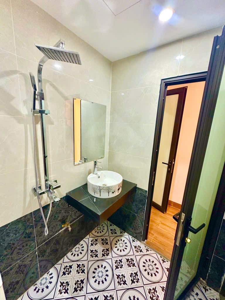 NHÀ TẢ THANH OAI - THANH TRÌ - XÂY MỚI 5 TẦNG - NỘI THẤT ĐẸP TẶNG LẠI KHÁCH IU- Ô TÔ ĐỖ CỔNG giá 5