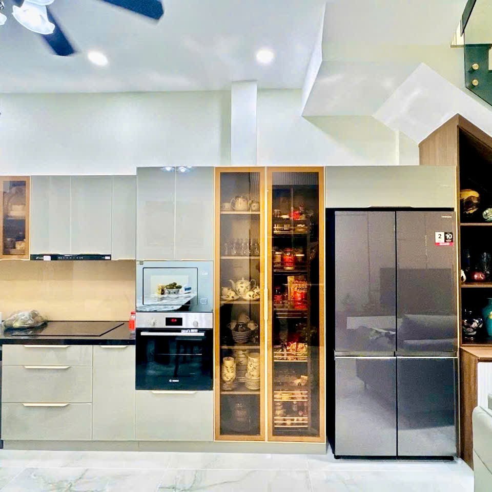 Nhà Quận 1- mặt tiền Phường Tân Định- xe hơi trong nhà 60m2 cao 3 Tầng NT sịn: 18 Tỷ. VŨ 0933910039 2