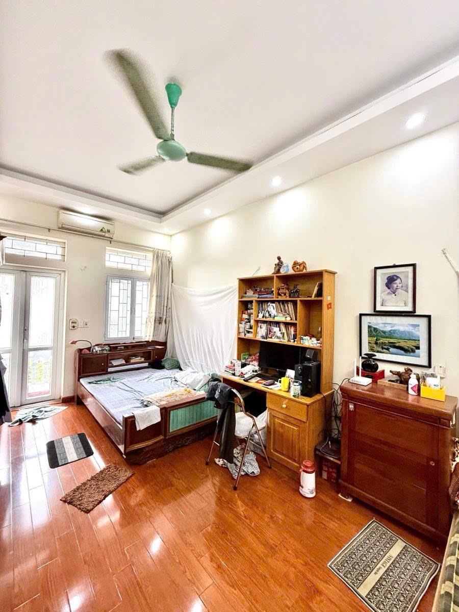 Bán nhà Đường Láng - Mặt ngõ kinh doanh - Sổ đỏ 45m 4 tầng kiên cố giá 10,3 tỷ 5