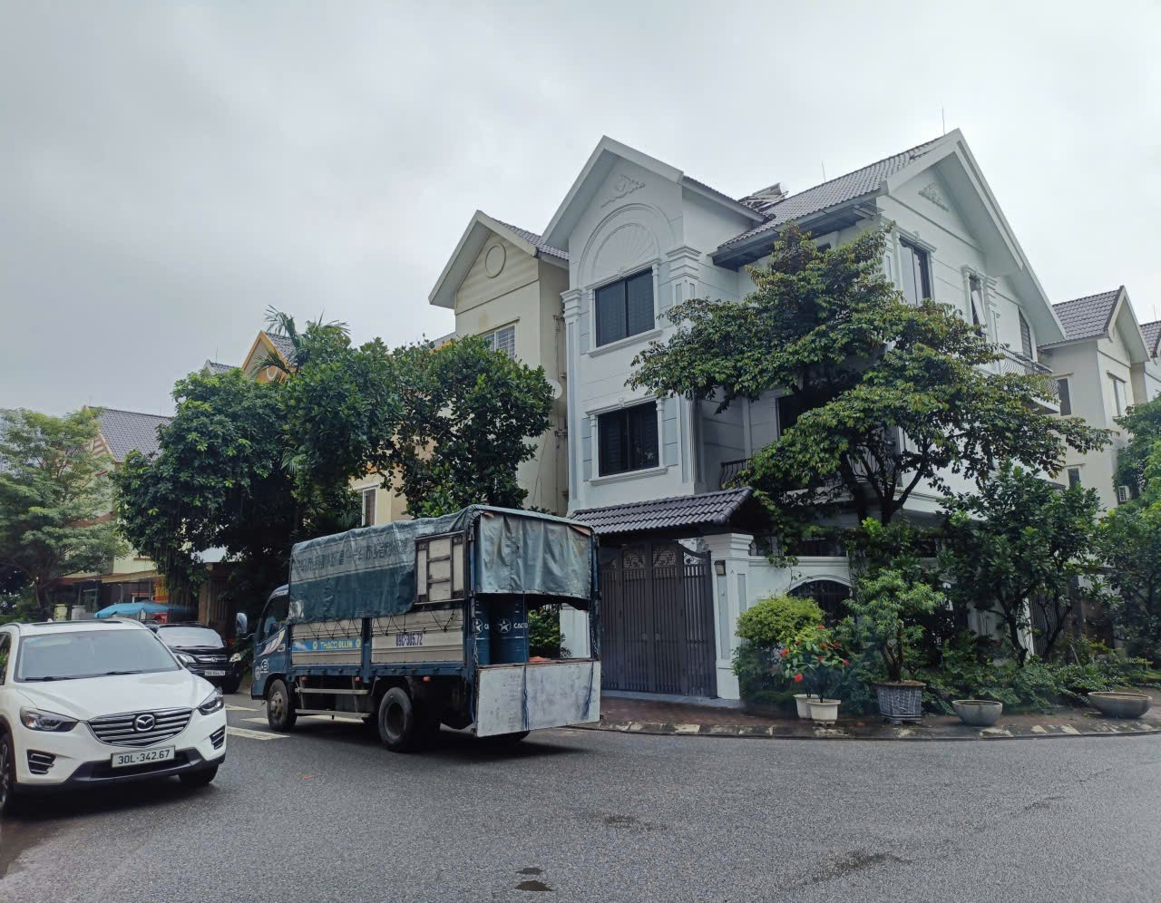 Bán Biệt thự Tây Mỗ 201m2 - 4 tầng, vị trí đẹp Kinh doanh, giá 32.5 tỷ