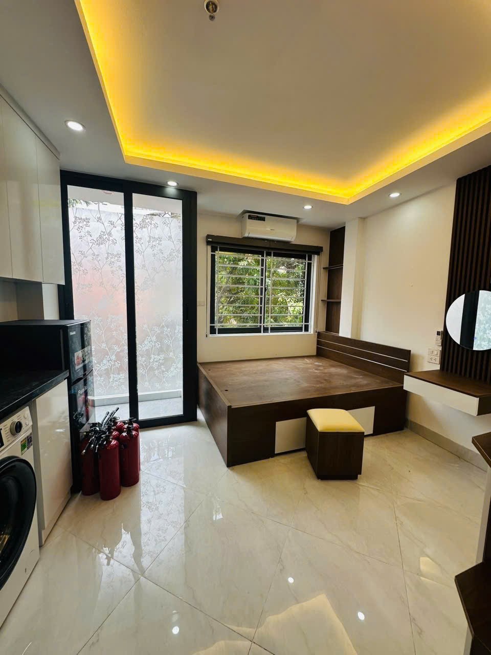 BÁN NHÀ 7 TẦNG THANG MÁY – NGAY HỒ TÂY – DÒNG TIỀN 65TR/THÁNG 4