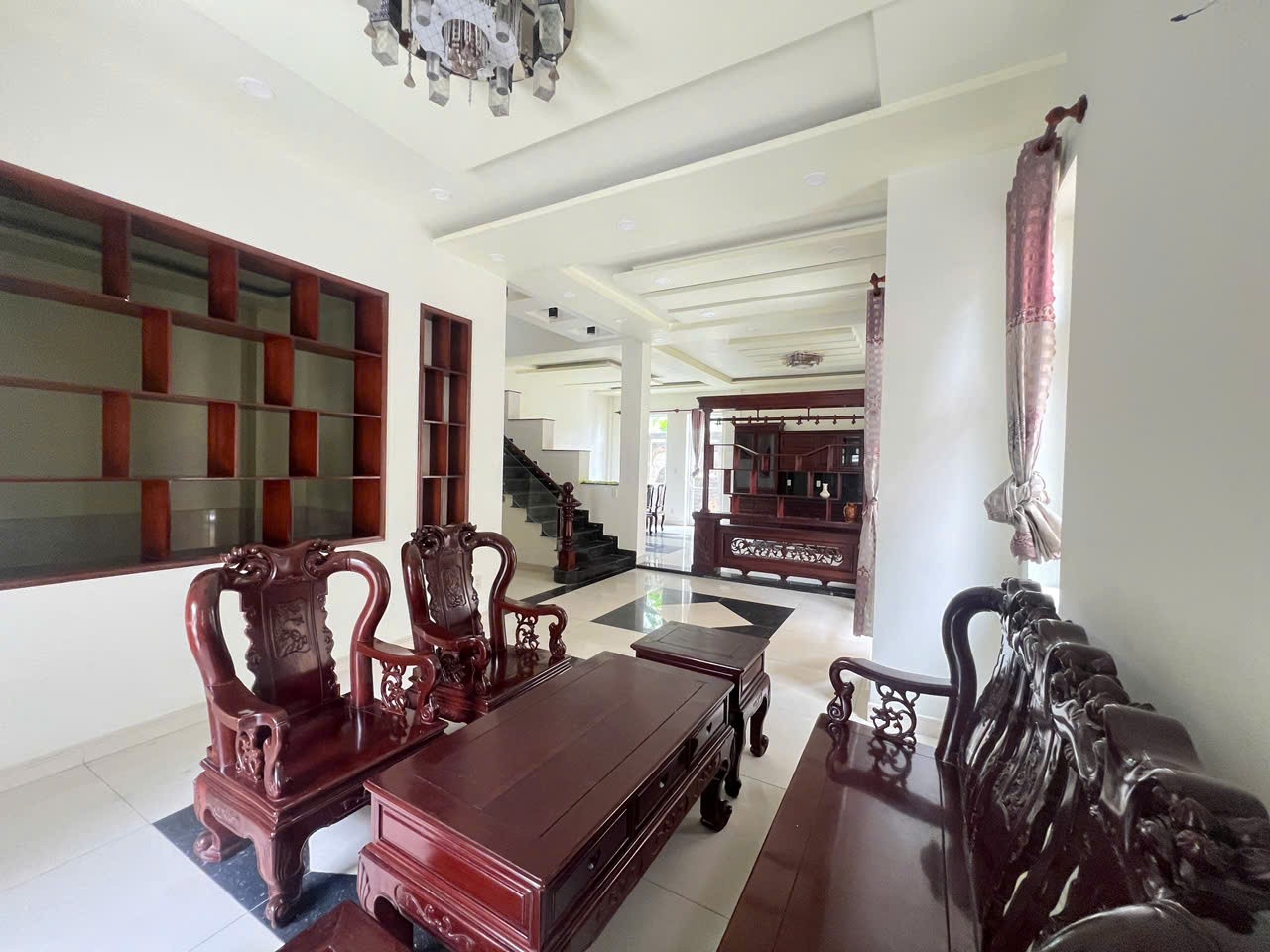 Cần bán Nhà mặt tiền Phường Phú Hữu, Quận 9, Diện tích 185m², Giá 18.3 Tỷ 2