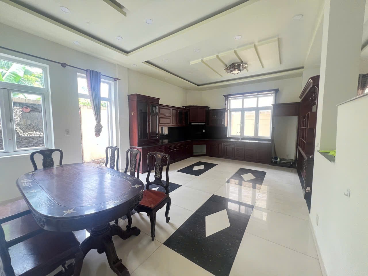 Cần bán Nhà mặt tiền Phường Phú Hữu, Quận 9, Diện tích 185m², Giá 18.3 Tỷ 3