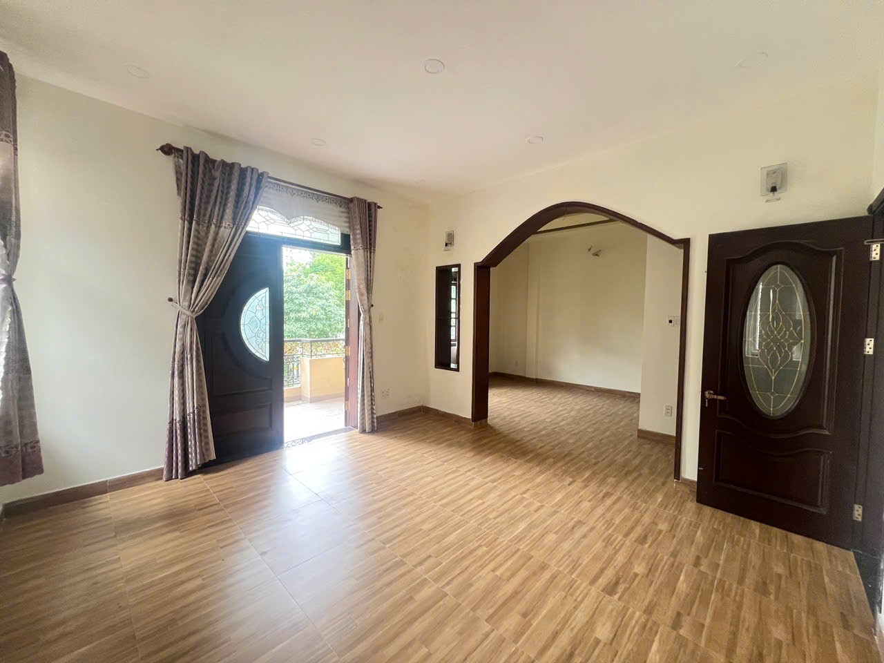 Cần bán Nhà mặt tiền Phường Phú Hữu, Quận 9, Diện tích 185m², Giá 18.3 Tỷ 4