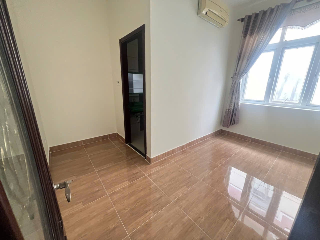 Cần bán Nhà mặt tiền Phường Phú Hữu, Quận 9, Diện tích 185m², Giá 18.3 Tỷ 5