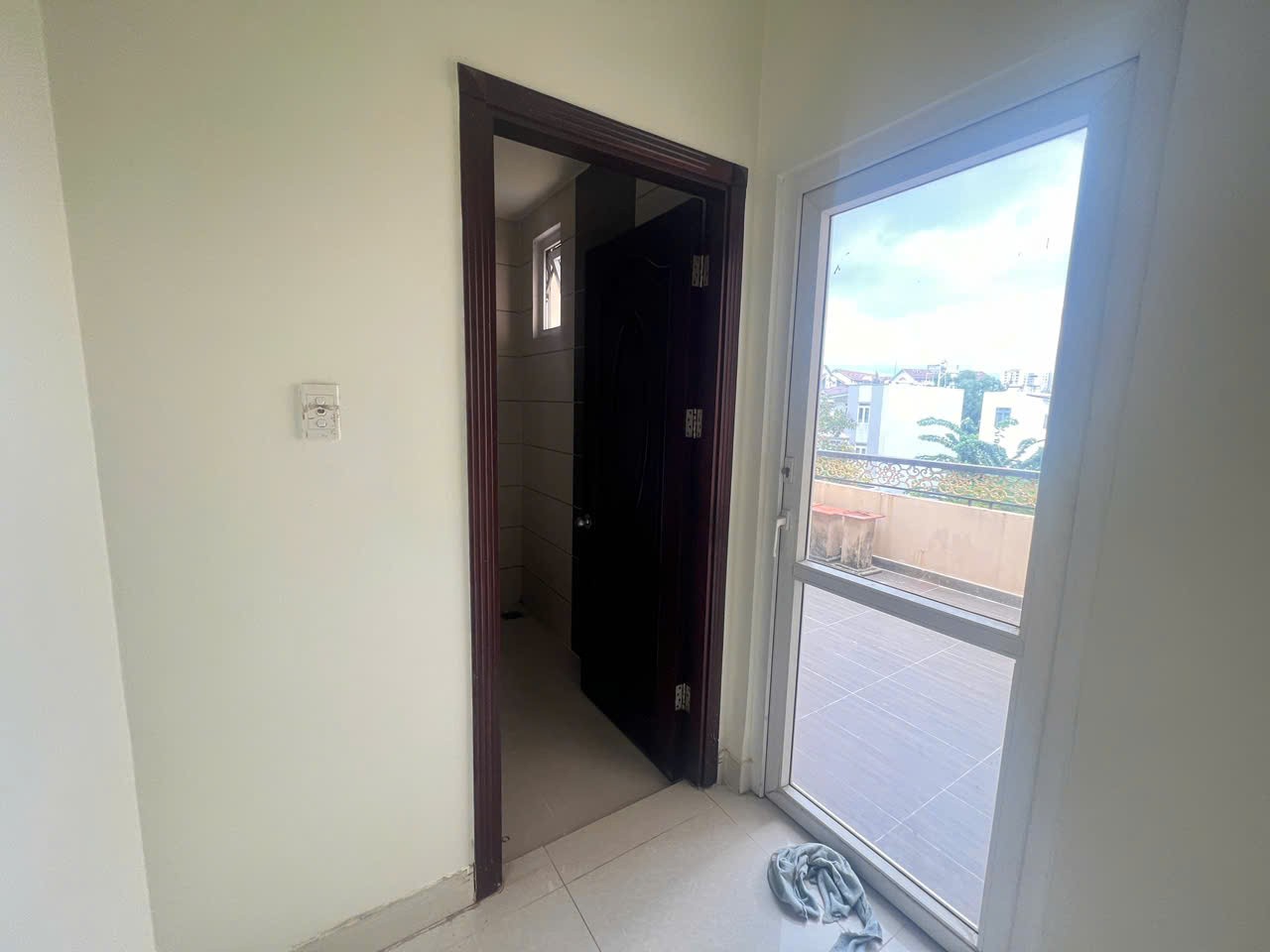 Cần bán Nhà mặt tiền Phường Phú Hữu, Quận 9, Diện tích 185m², Giá 18.3 Tỷ 8