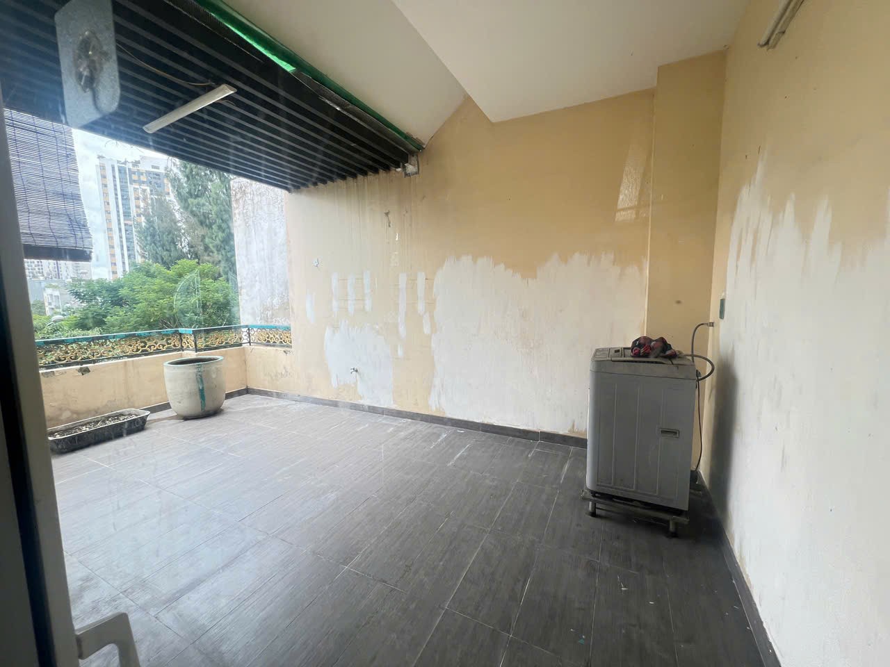 Cần bán Nhà mặt tiền Phường Phú Hữu, Quận 9, Diện tích 185m², Giá 18.3 Tỷ 9
