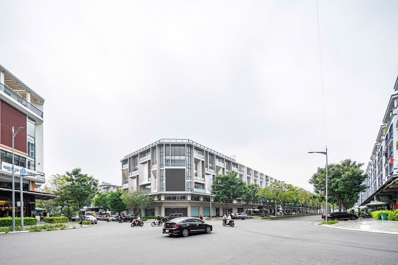 Cần bán Nhà mặt tiền Phường Hiệp Bình Phước, Thủ Đức, Diện tích 140m², Giá 37.5 Tỷ