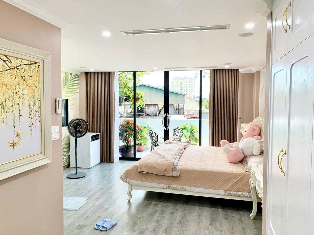 MẶT PHỐ CÁT LINH, PHAN PHÙ TIÊN NẰM CHÍNH TRUNG TÂM QUẬN ĐỐNG ĐA NHÀ CỰC MỚI VỊ TRÍ CỰC VIP CẢ 3