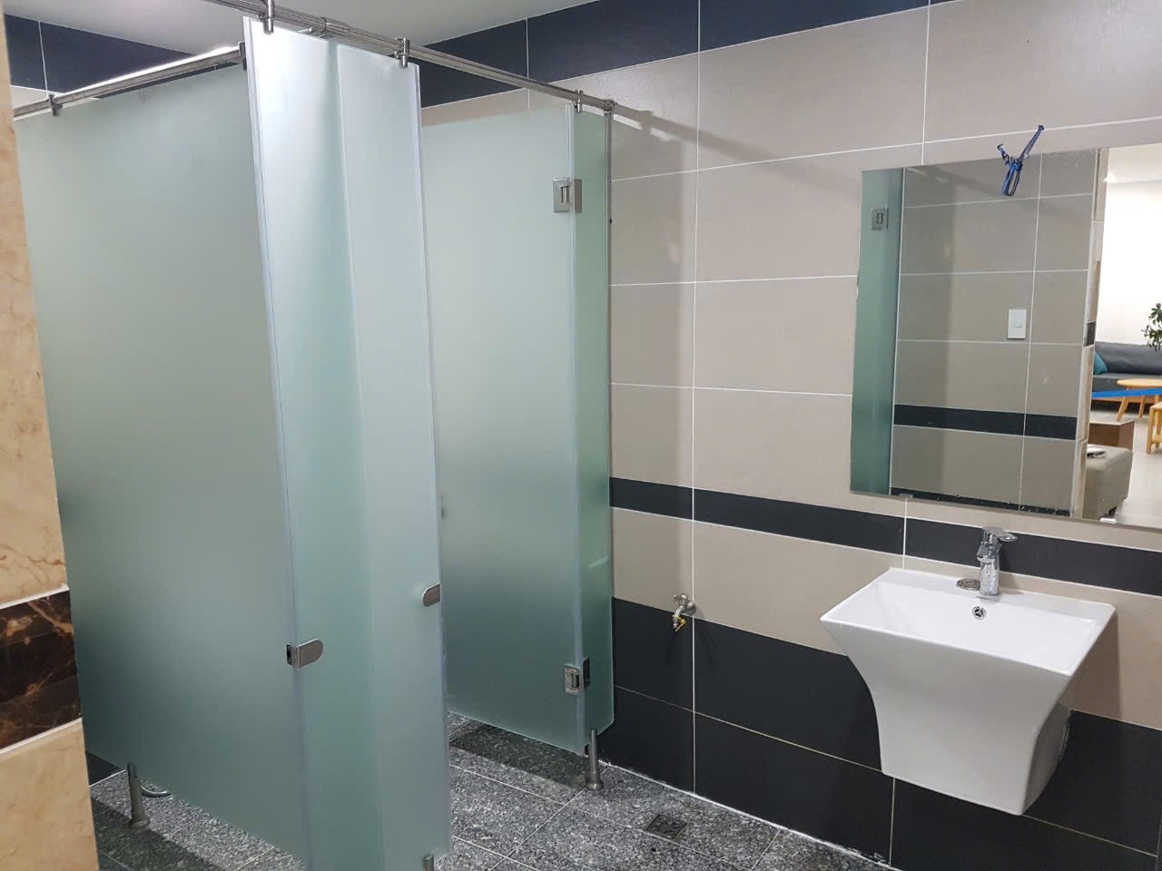 Cho thuê Văn phòng Phường Phước Long A, Quận 9, Diện tích 220m², Giá 48.400 Triệu/tháng 6