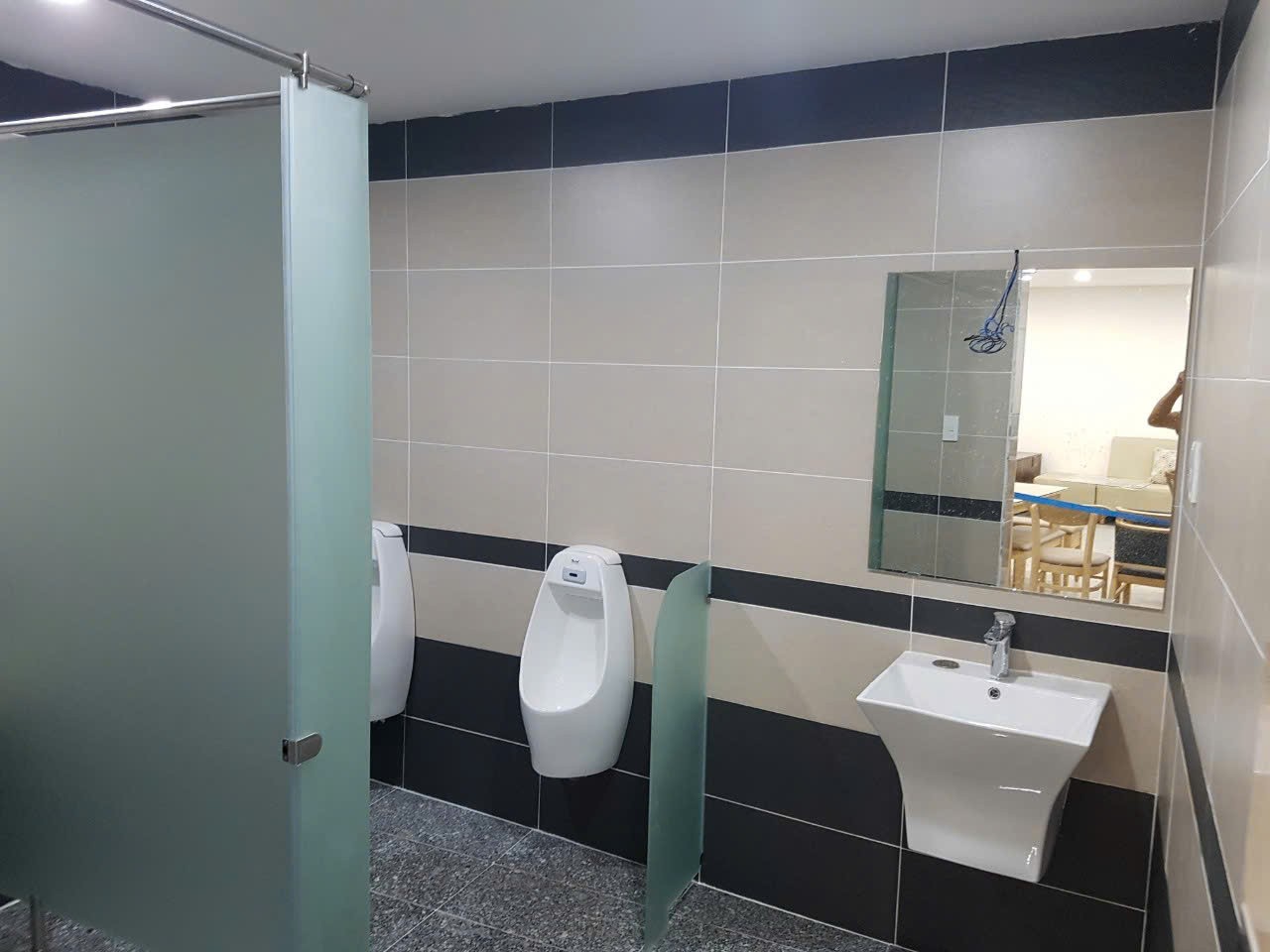 Cho thuê Văn phòng Phường Phước Long A, Quận 9, Diện tích 220m², Giá 48.400 Triệu/tháng 5