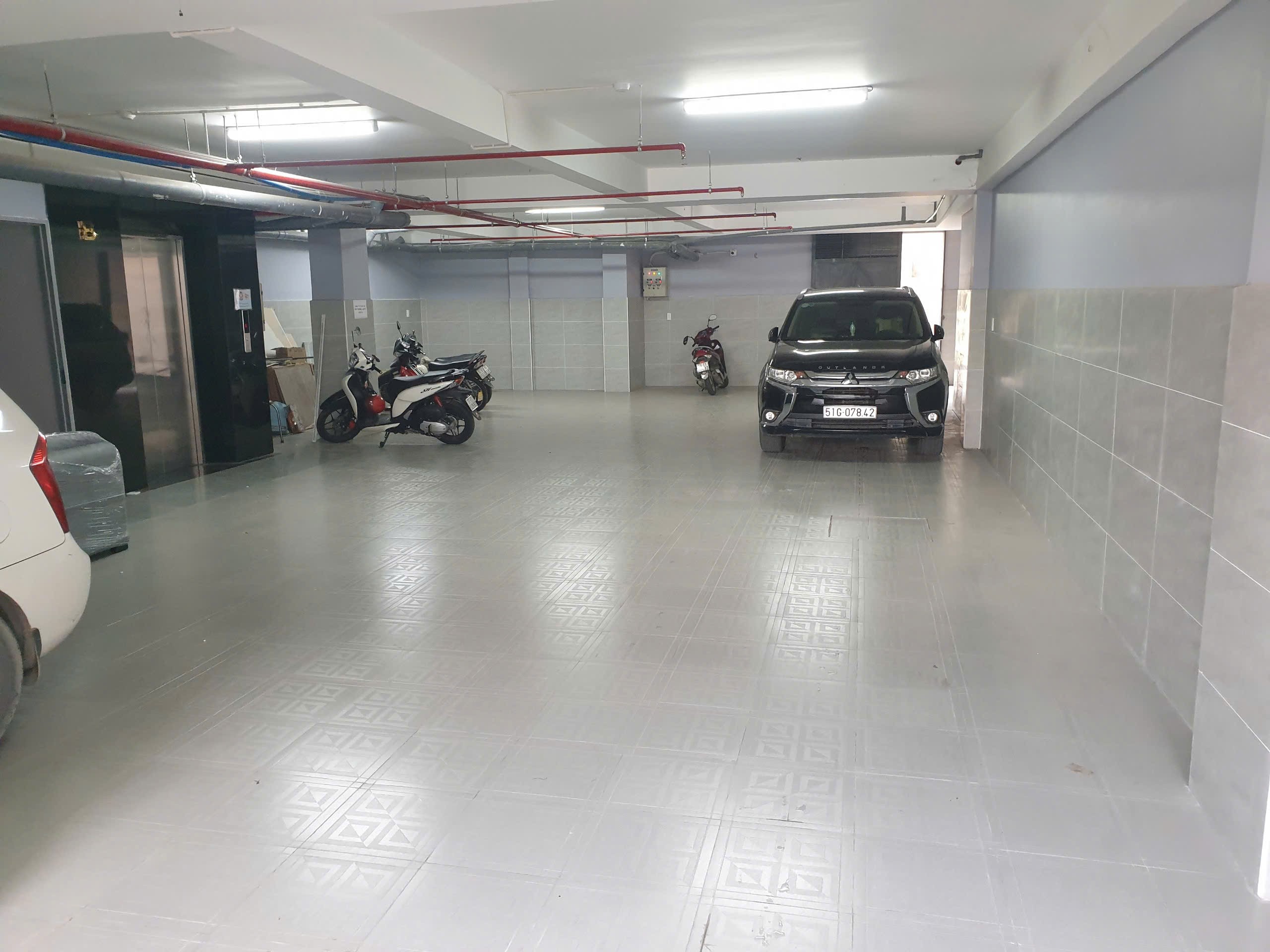 Cho thuê Văn phòng Phường Phước Long A, Quận 9, Diện tích 220m², Giá 48.400 Triệu/tháng 8