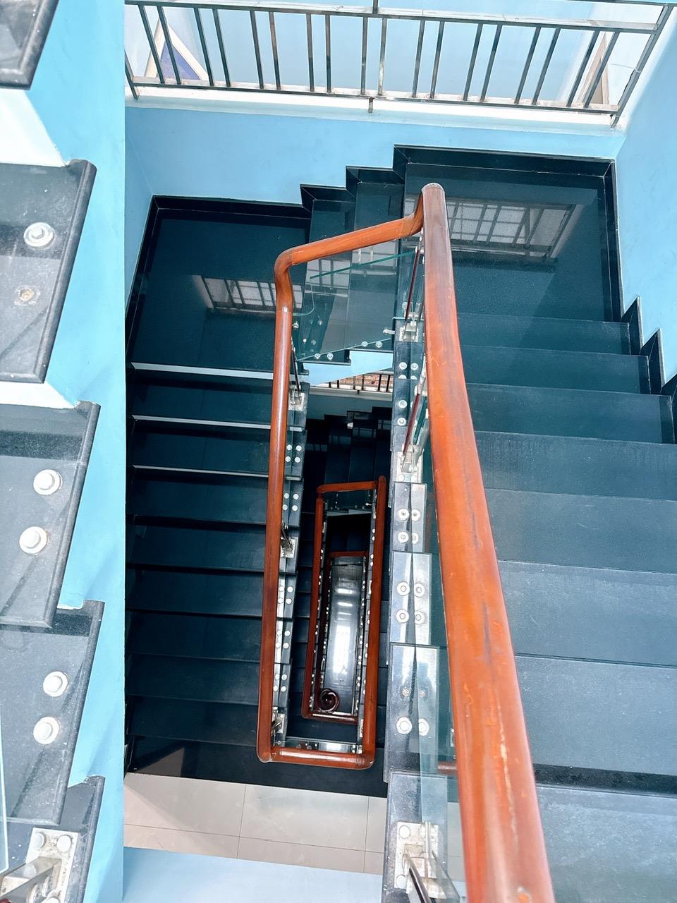 TÒA NHÀ VĂN PHÒNG NGUYỄN VĂN KHỐI 6X20M, 7 TẦNG, THU NHẬP 80TR, CHỈ 14.8 TỶ 2