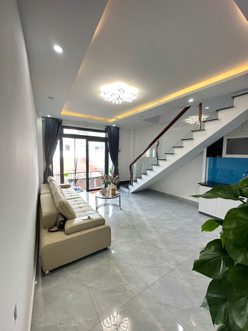 BÁN NHÀ NGUYỄN SIÊU 2 MẶT TIỀN HẺM (Ô TÔ, XE MÁY) - 3PN, P.NGỦ DƯỚI, KHU YÊN TĨNH - 3.05 TỶ 2