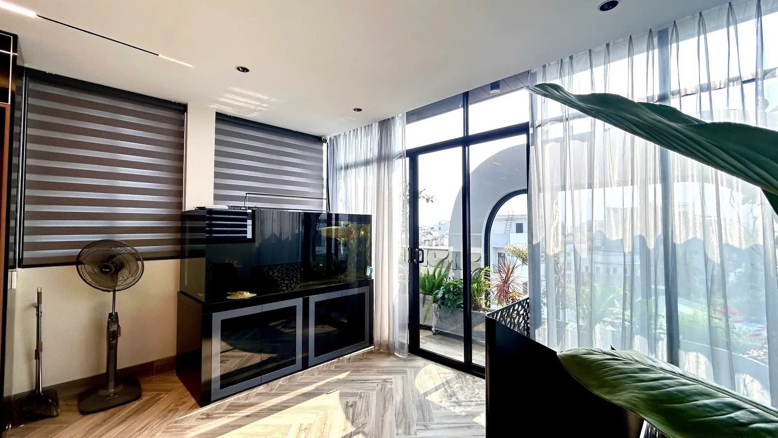 SIÊU PHẨM PHÂN LÔ Tái Định Cư Ngọc Thụy 65m2 X 6 Tầng X 30.5 tỷ Long Biên 3