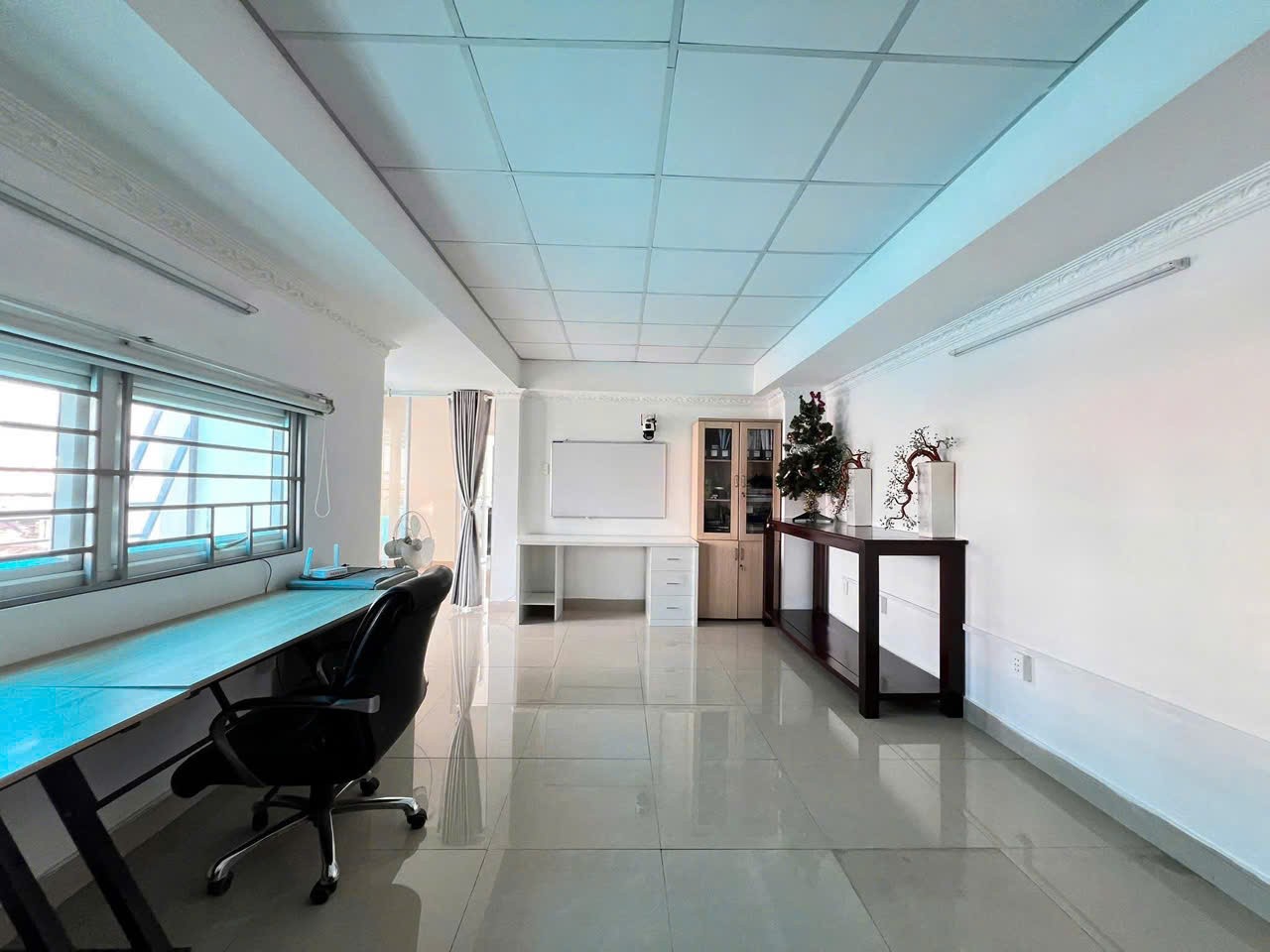 Cho thuê Nhà mặt tiền Phường An Phú, Quận 2, Diện tích 126m², Giá Thương lượng