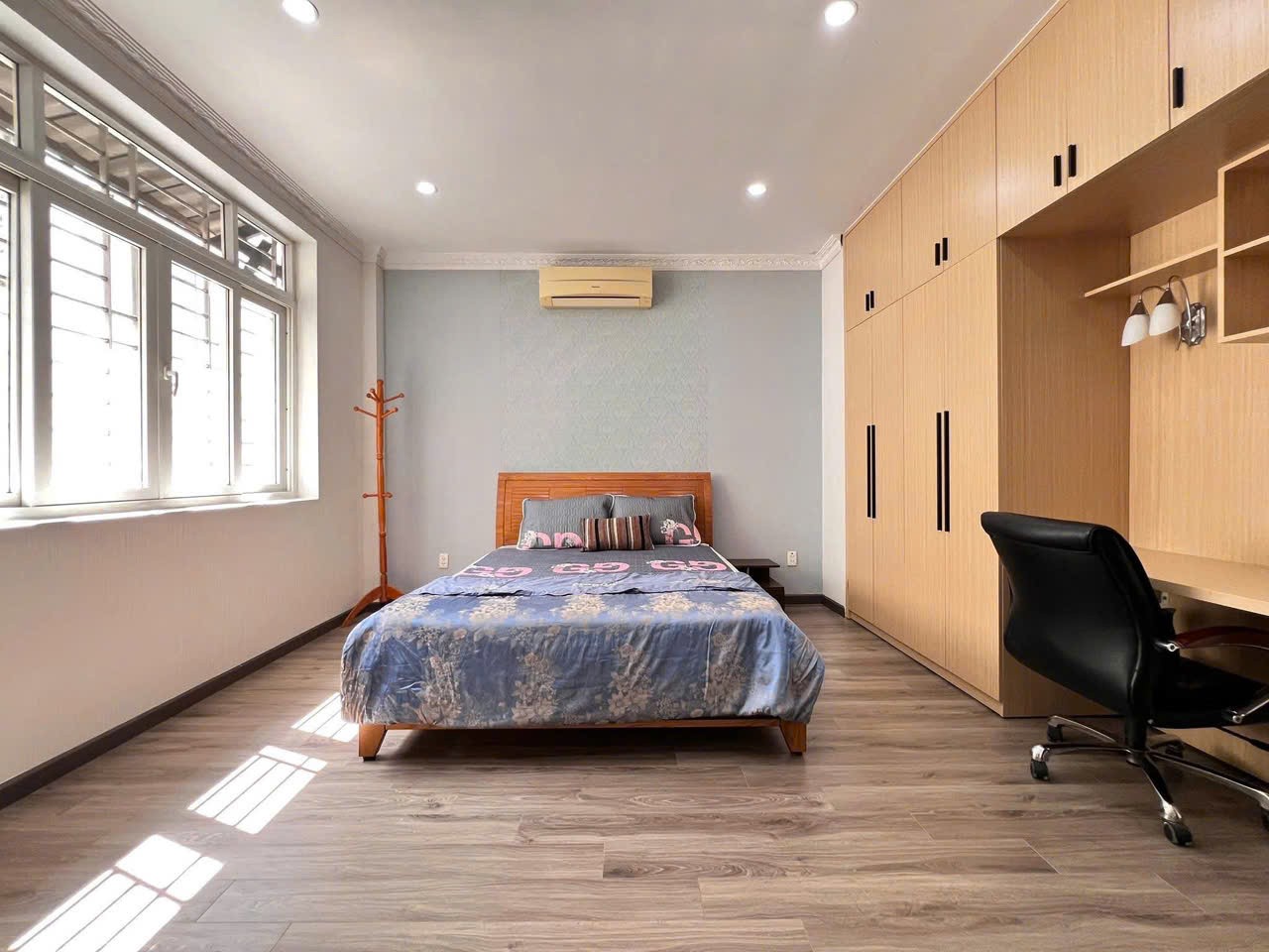Cho thuê Nhà mặt tiền Phường An Phú, Quận 2, Diện tích 126m², Giá Thương lượng 2