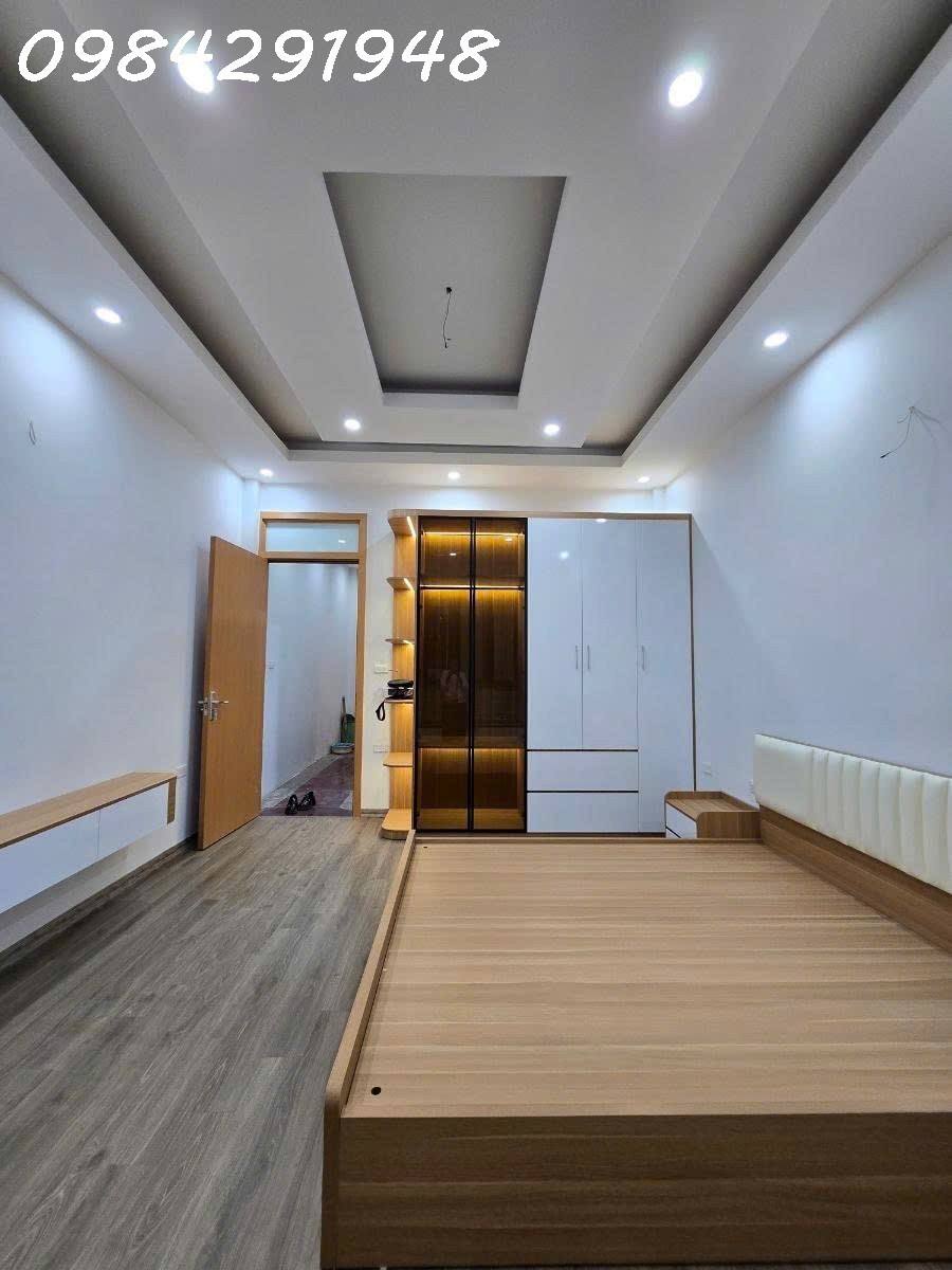 Bán nhà Vũ Tông Phan chỉ 25m ra mặt phố - S 43m 5 tầng  - Sổ đỏ nở hậu 2