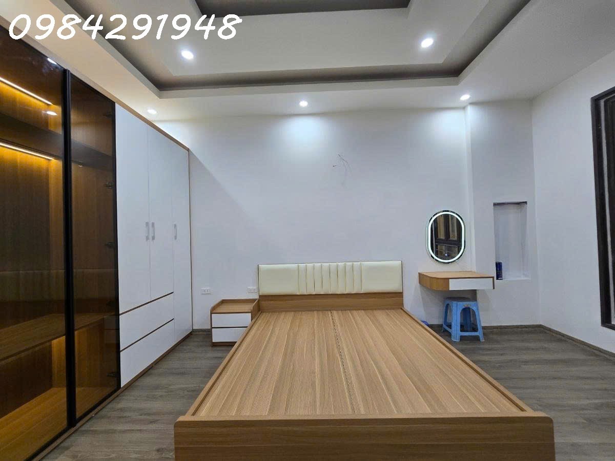 Bán nhà Vũ Tông Phan chỉ 25m ra mặt phố - S 43m 5 tầng  - Sổ đỏ nở hậu 4