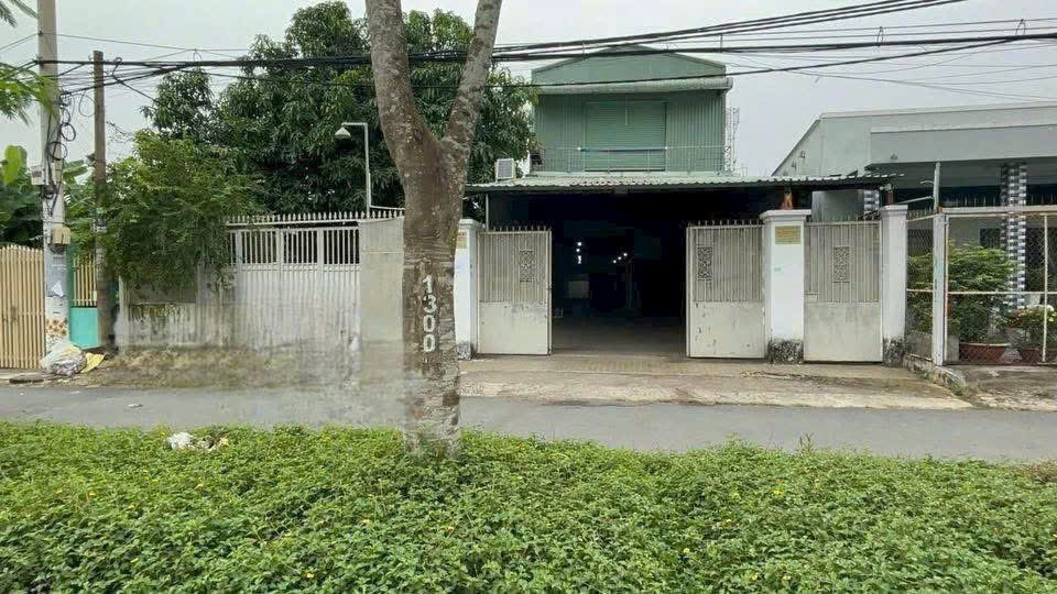 Nhà kho mặt tiền Trần Văn Giàu, xã Lê Minh Xuân, huyện Bình Chánh dt 674m2 giá 23 tỷ