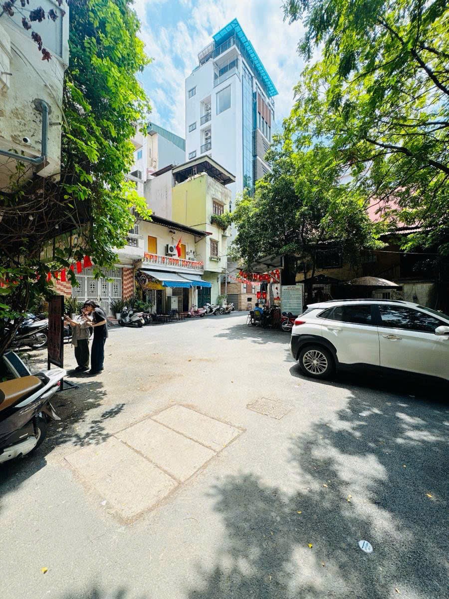 Phân Lô Lý Nam Đế 85M2 5 Tầng Thang Máy MT 7.8M 32 Tỷ - Ô TÔ – Dân Trí cao