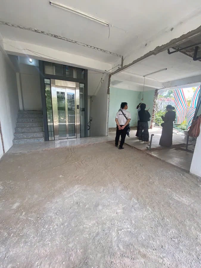 CẦN BÁN LÔ GÓC KĐT VĂN PHÚ – HÀ ĐÔNG CỰC HIẾM   3 MẶT THOÁNG – THANG MÁY – - VỈA HÈ ĐÁ BÓNG 76.2
