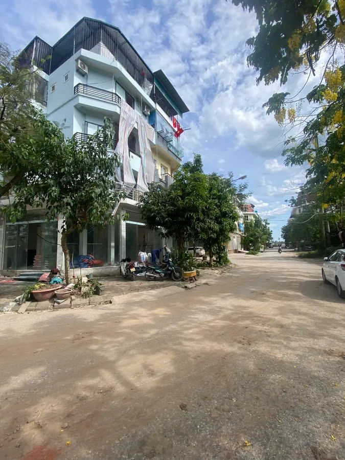 CẦN BÁN LÔ GÓC KĐT VĂN PHÚ – HÀ ĐÔNG CỰC HIẾM   3 MẶT THOÁNG – THANG MÁY – - VỈA HÈ ĐÁ BÓNG 76.2 4