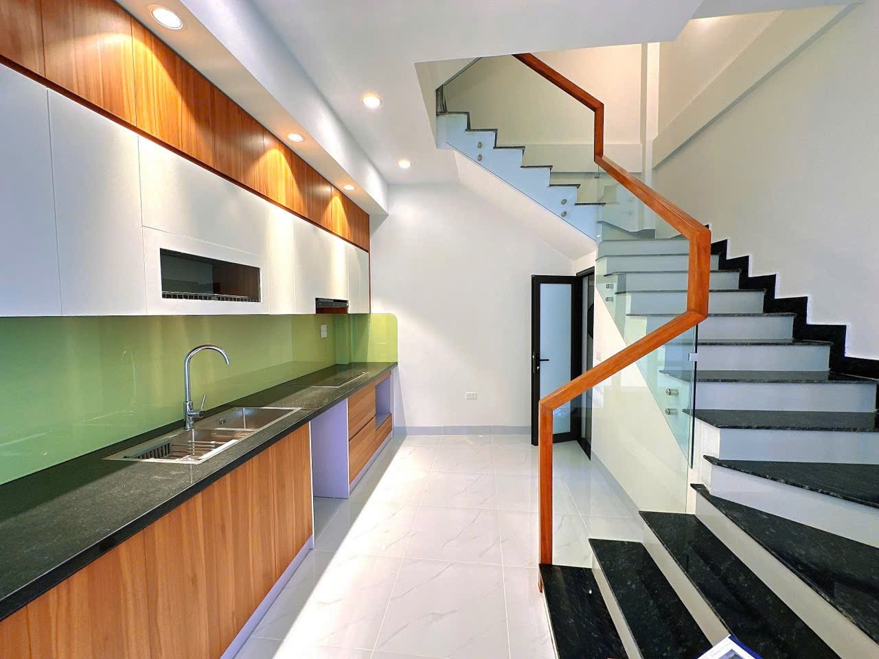 NHÀ ĐẸP – PHỐ LẠC LONG QUÂN, CẦU GIẤY – CHỦ ĐẦU TƯ XÂY UY TÍN VỚI HƠN 20 NĂM KINH NGHIỆM, XÂY TỐI 3