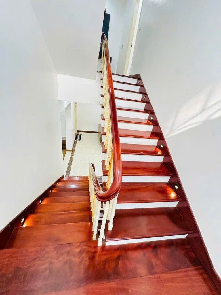 Ở VIP- BT Lideco 245m2 - 5T, 2 mặt đường, NT đẹp, V.hè KD, giá 39,2 tỷ 5