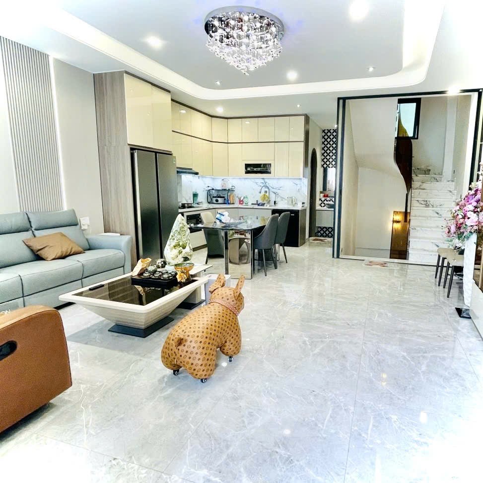 Mặt tiền trục chính Quận 4- KHÁNH HỘI- ngang hơn 5m cao 5 tầng đủ nội thất: 15 Tỷ nhỉnh. 0933910039 2