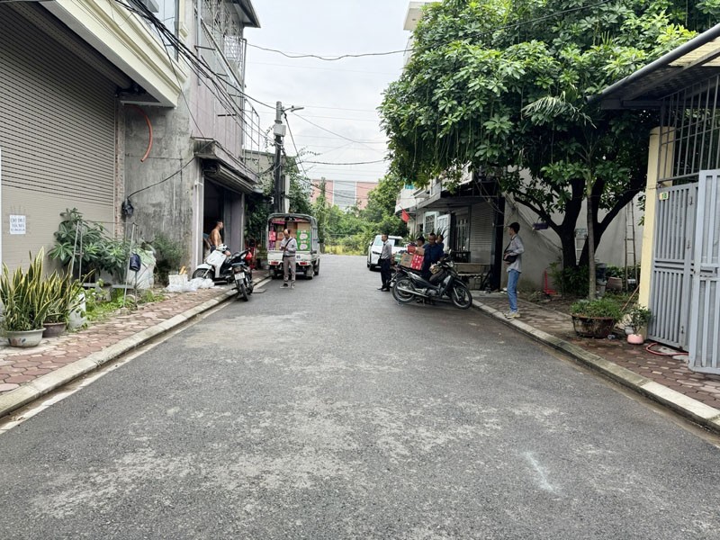Bán đất tái định cư Cổ Bi, Thuận An 119,7m2, đường ô tô tránh, sổ đỏ, tiện ích đầy đủ