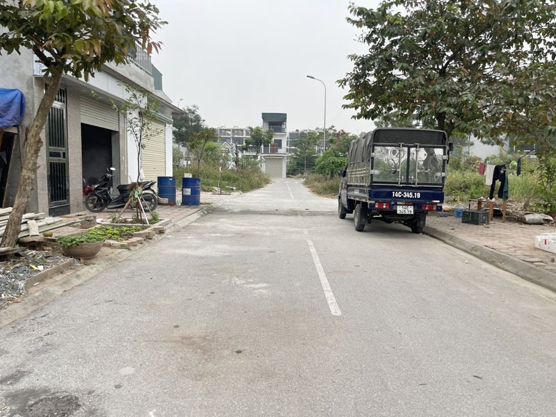 Bán gấp 79,5m2 đất tái định cư Trâu Quỳ, Phường Gia Lâm - View vườn hoa, đường ô tô tránh