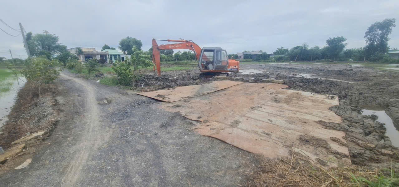 Đất thổ 300m2 mt xe hơi xã Tân Lân giá rẻ đầu tư 1 tỏi 2 3