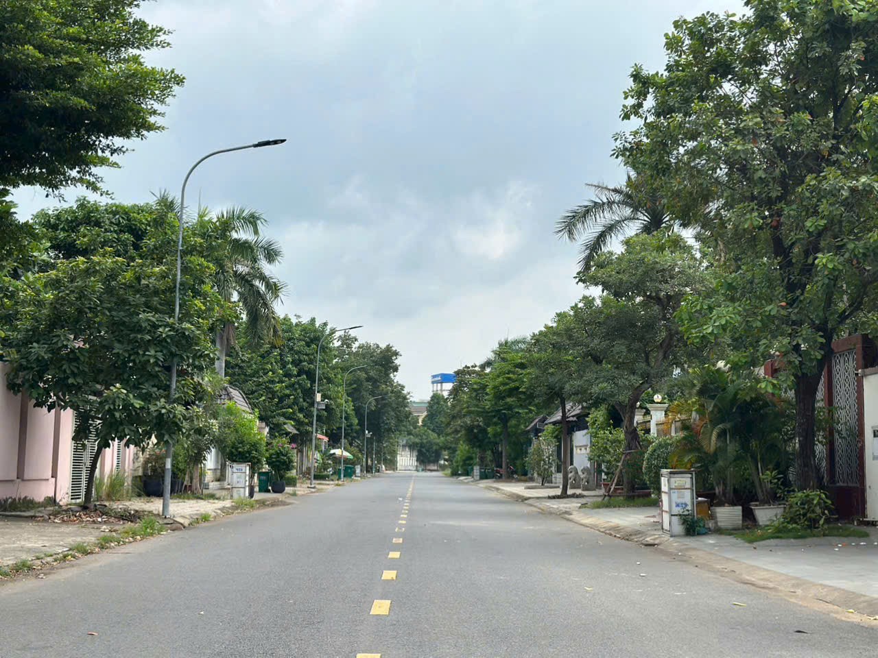 Cần bán Biệt thự Phường Phú Hữu, Quận 9, Diện tích 444m², Giá 33.5 Tỷ 2
