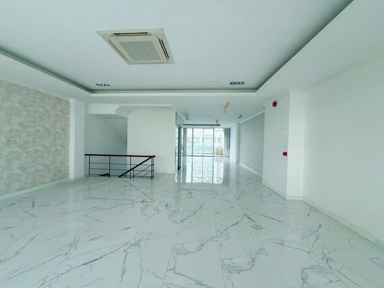 Cho thuê Nhà mặt tiền Phường Thủ Thiêm, Quận 2, Diện tích 693m², Giá Thương lượng 7