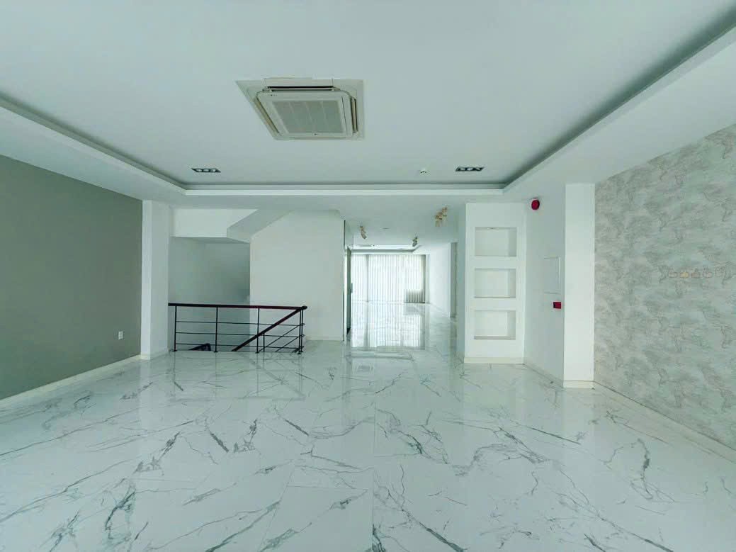 Cho thuê Nhà mặt tiền Phường Thủ Thiêm, Quận 2, Diện tích 693m², Giá Thương lượng 2