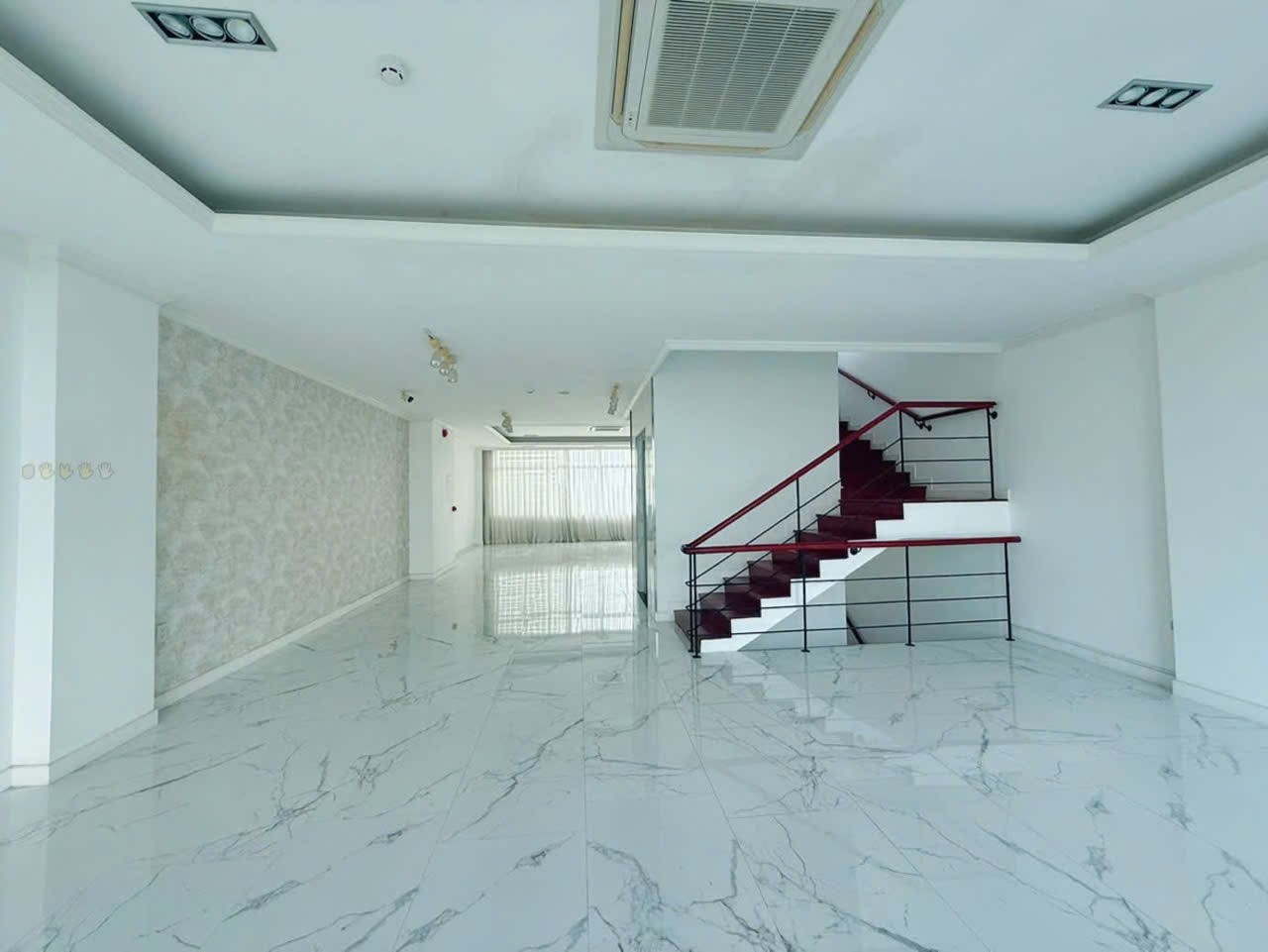 Cho thuê Nhà mặt tiền Phường Thủ Thiêm, Quận 2, Diện tích 693m², Giá Thương lượng 3