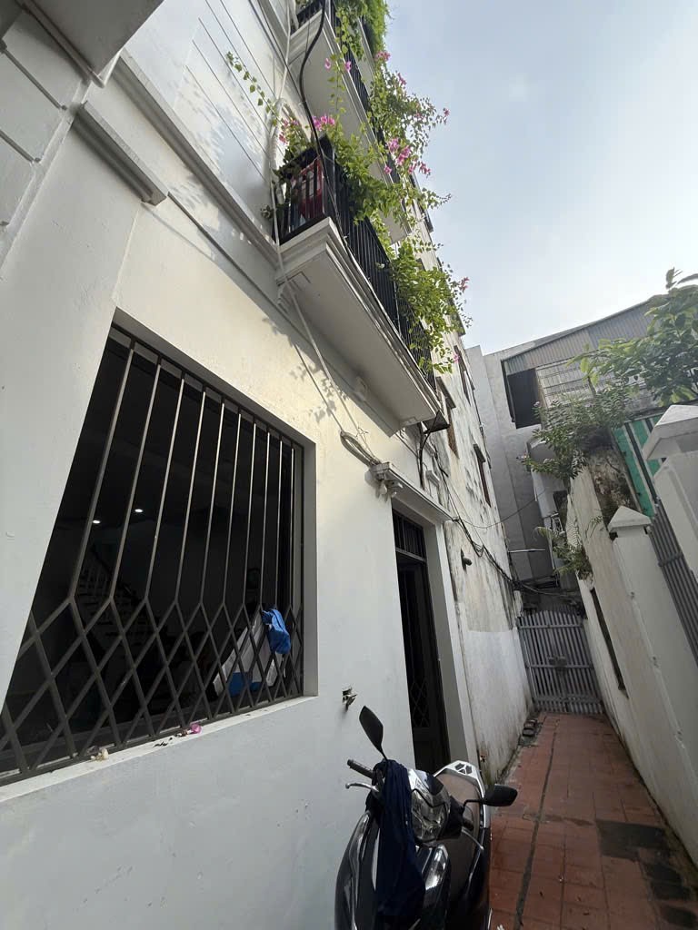 Nhà đẹp Yên Phụ, sát Hồ Tây, 2 thoáng, nhà dân xây chắc chắn, 6 tầng giá nhỉnh 10 tỷ 2