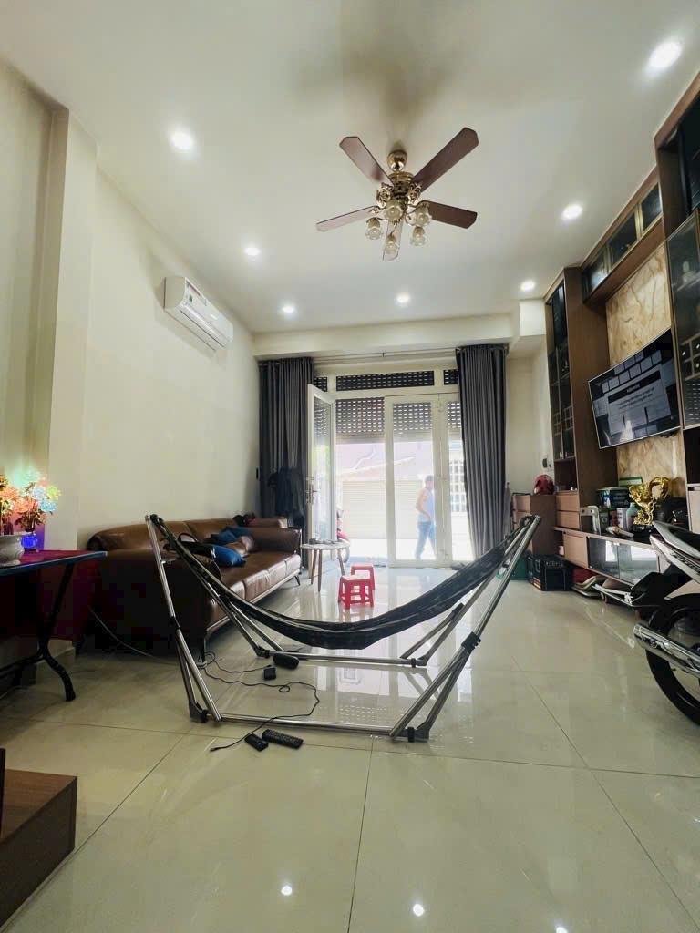 HIẾM - KHU TRẦN TRỌNG CUNG, PHƯỜNG BÌNH THUẬN QUẬN 7 , XE HƠI TỚI NHÀ KHÔNG LỖI - 4 TẦNG - 04 PN - 5