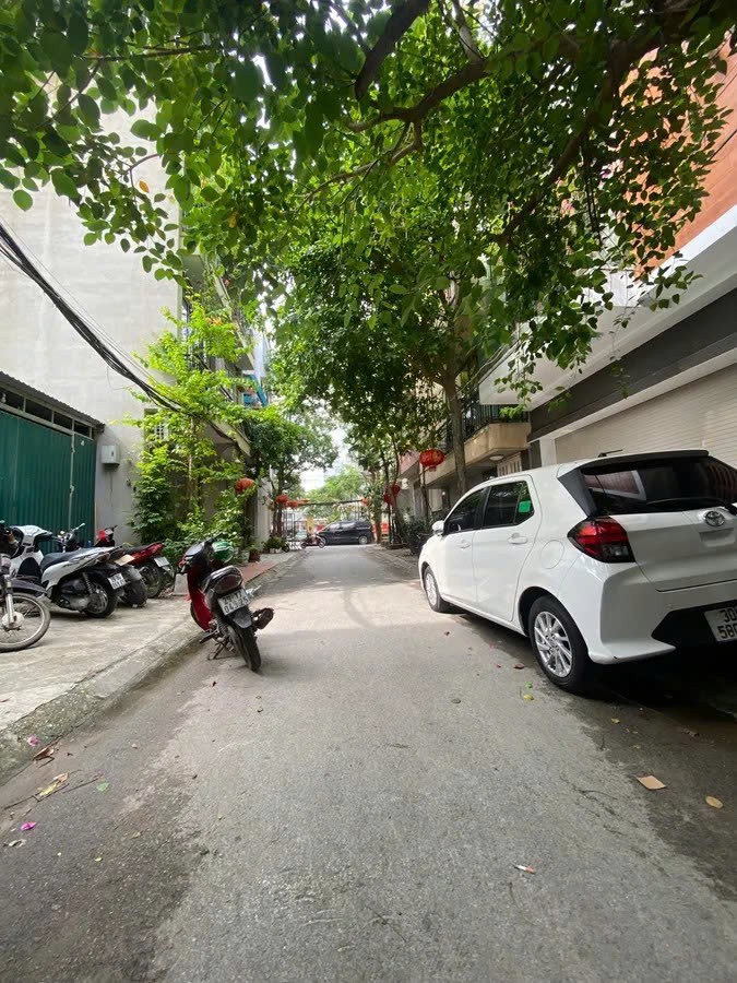 NHÀ MỚI PHÂN LÔ Ô TÔ CHÁNH Phố Gia Quất 42m2 X 6 tầng thang máy X 12.5 tỷ Long Biên.