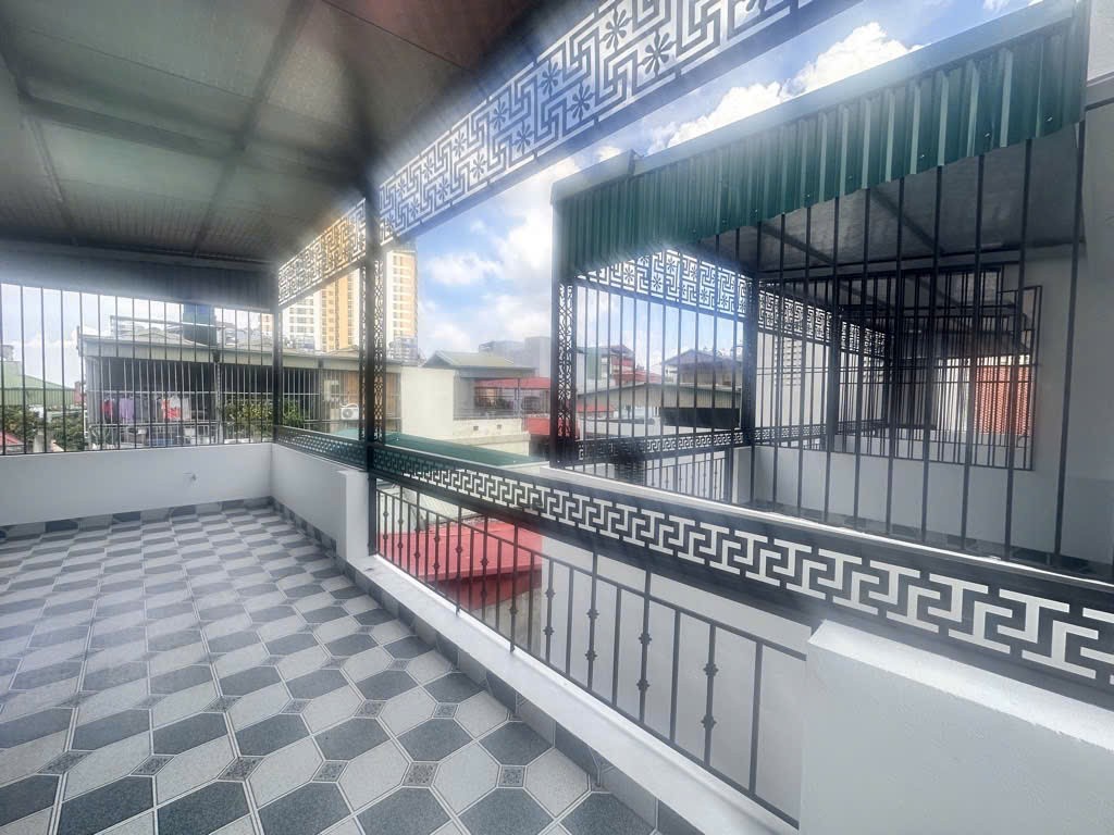 NHÀ MỚI LẠC LONG QUÂN, NGÕ THOÁNG-THÔNG, 5 TẦNG NHÀ MỚI Ở LUÔN GIÁ NHỈNH 8 TỶ 2